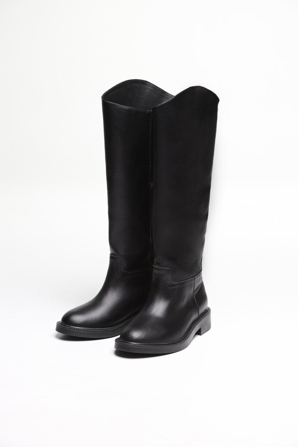 ЧОБОТИ АСИМЕТРИЧНІ