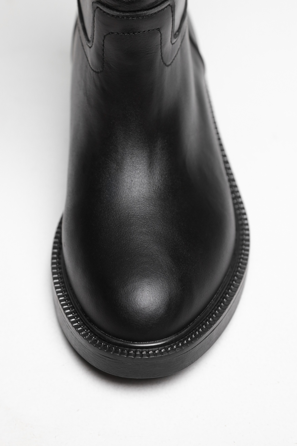 ЧОБОТИ АСИМЕТРИЧНІ