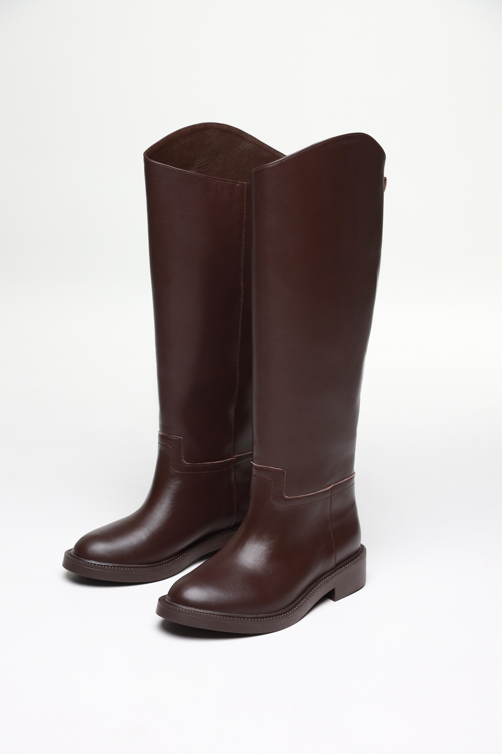 ЧОБОТИ АСИМЕТРИЧНІ