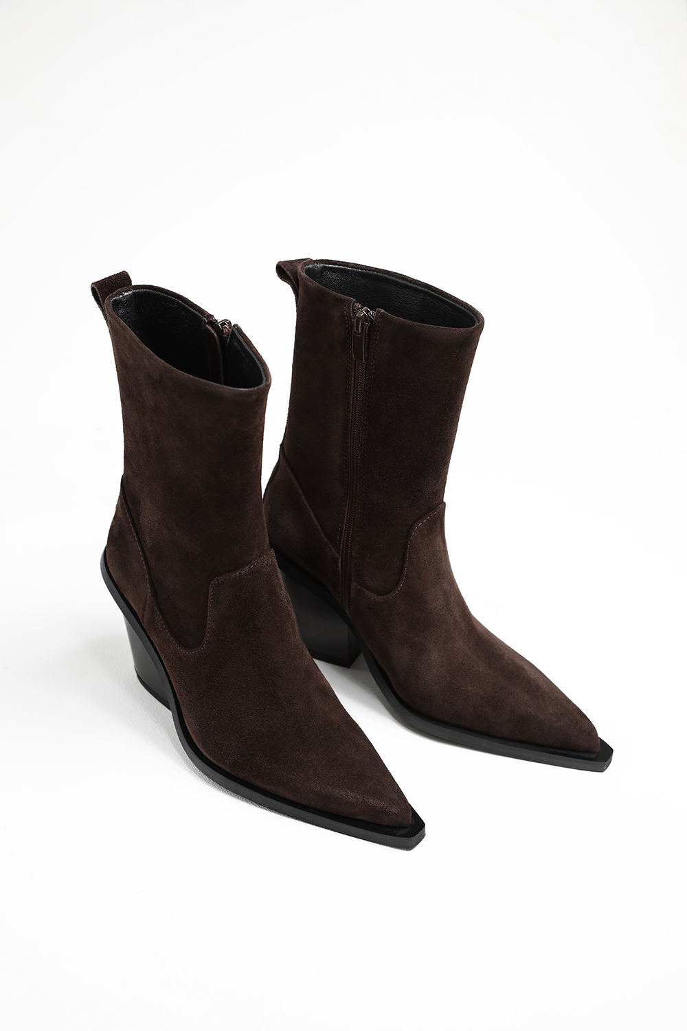 КОВБОЙКИ НА ПІДБОРАХ