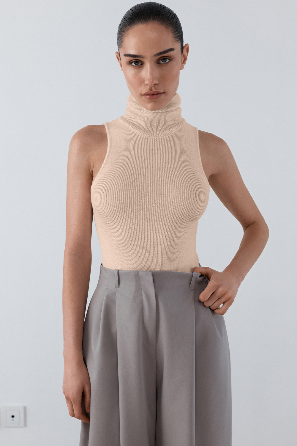 БОДІ В'ЯЗАНЕ З ВИСОКОЮ ГОРЛОВИНОЮ