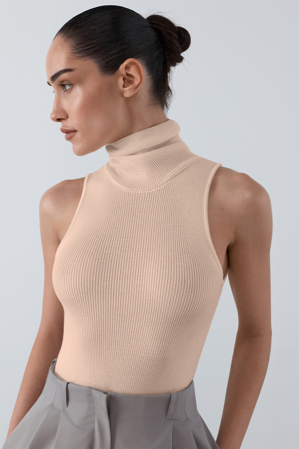 БОДІ В'ЯЗАНЕ З ВИСОКОЮ ГОРЛОВИНОЮ