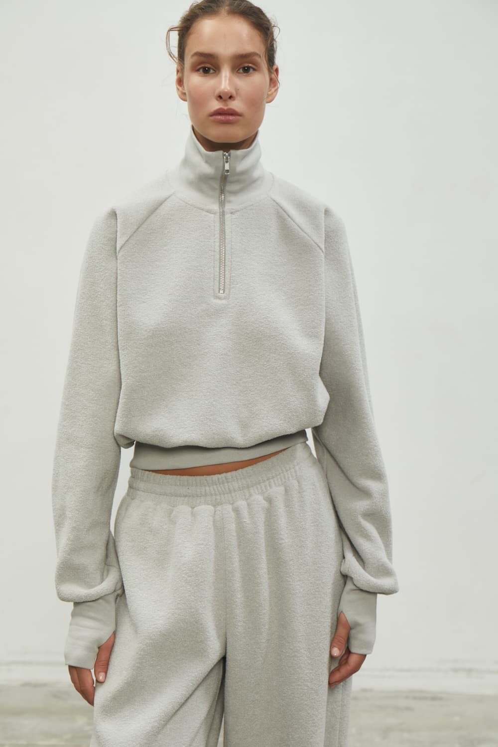 ★新品未使用★gypsohila V Neck Sweat Lightgray VOAAOV』 URAKE High Neck Sweatshirt / GREY | SUKIKIRAI