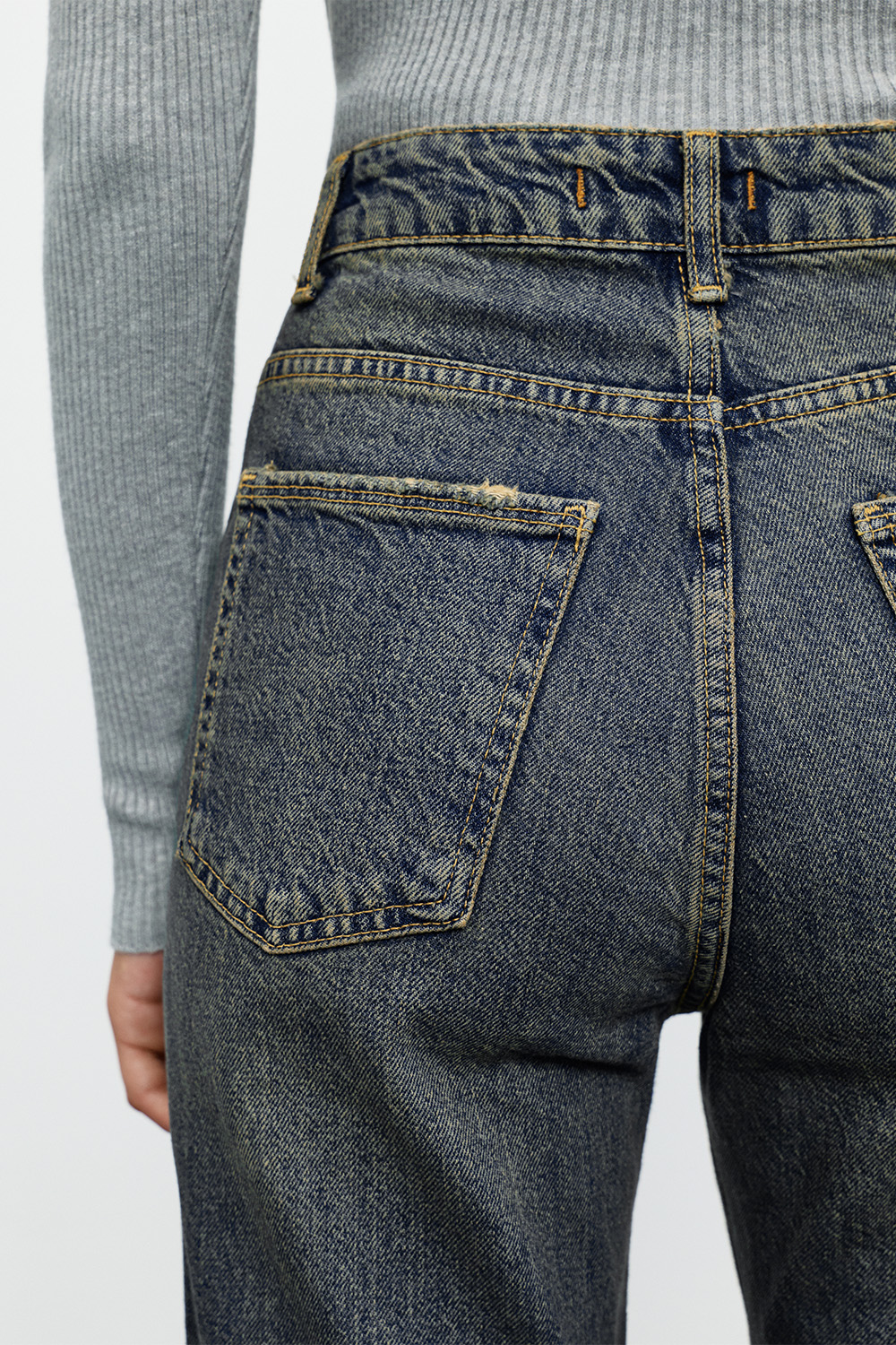 ДЖИНСИ З ВИСОКОЮ ТАЛІЄЮ