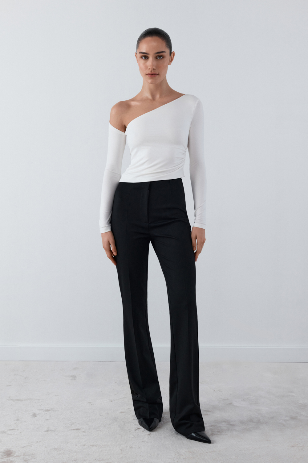 ШТАНИ РОЗКЛЬОШЕНІ