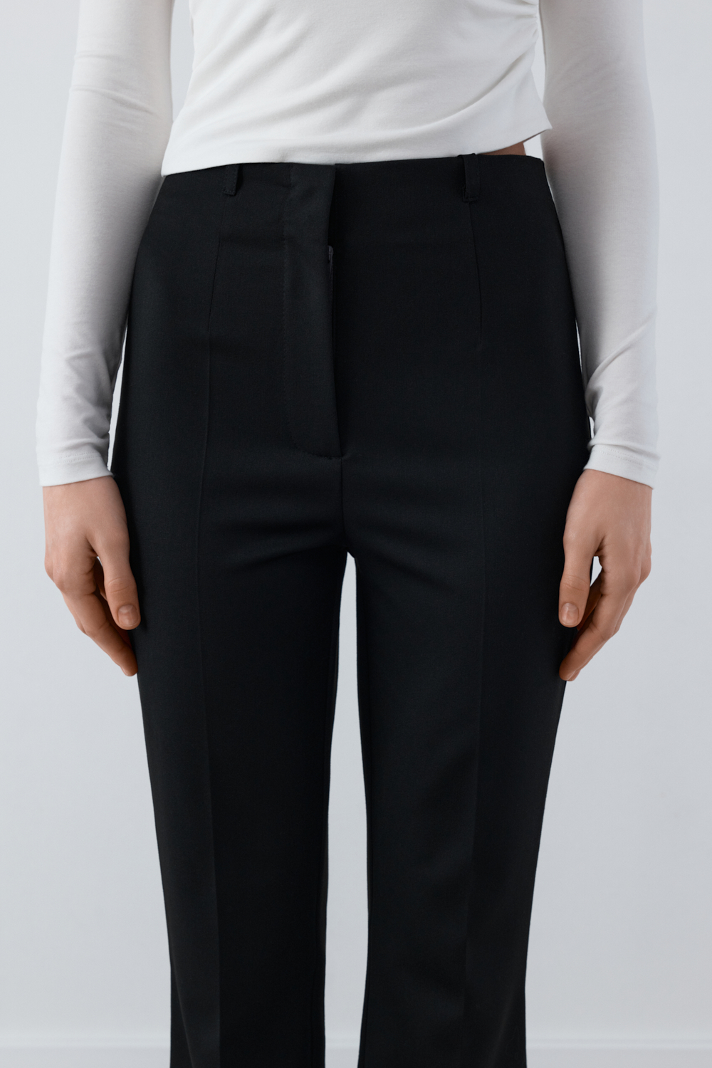 ШТАНИ РОЗКЛЬОШЕНІ