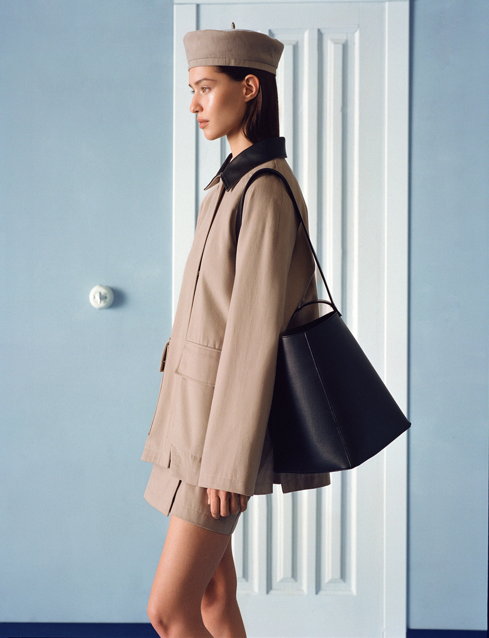 КУРТКА З КОНТРАСТНИМ КОМІРОМ