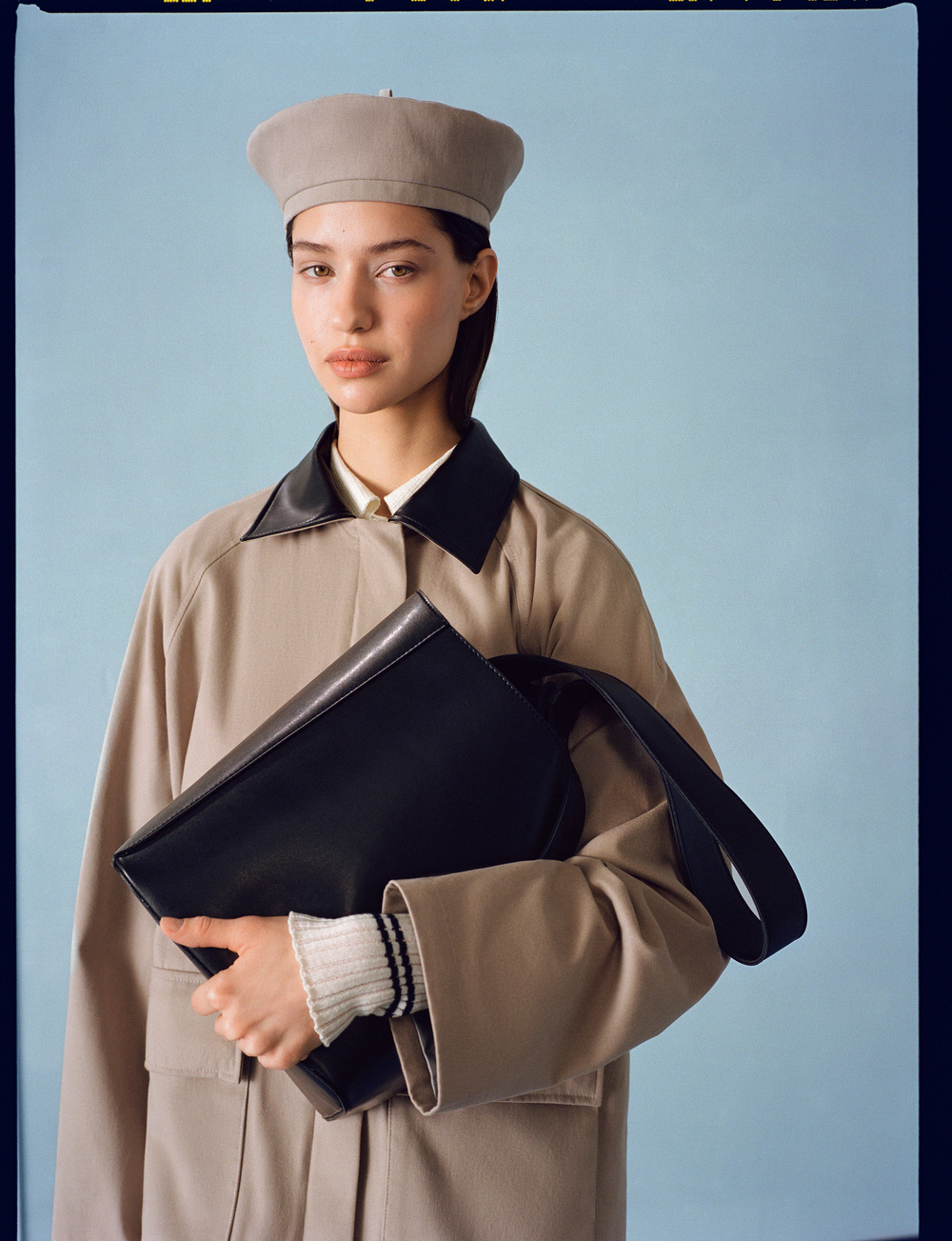 КУРТКА З КОНТРАСТНИМ КОМІРОМ