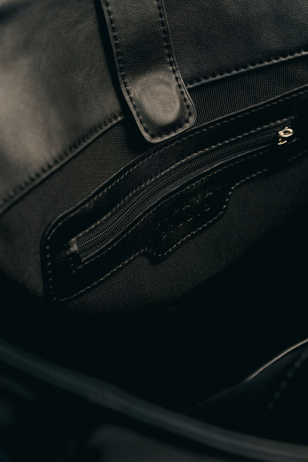 СУМКА ТОТЕ ІЗ РЕМІНЦЕМ