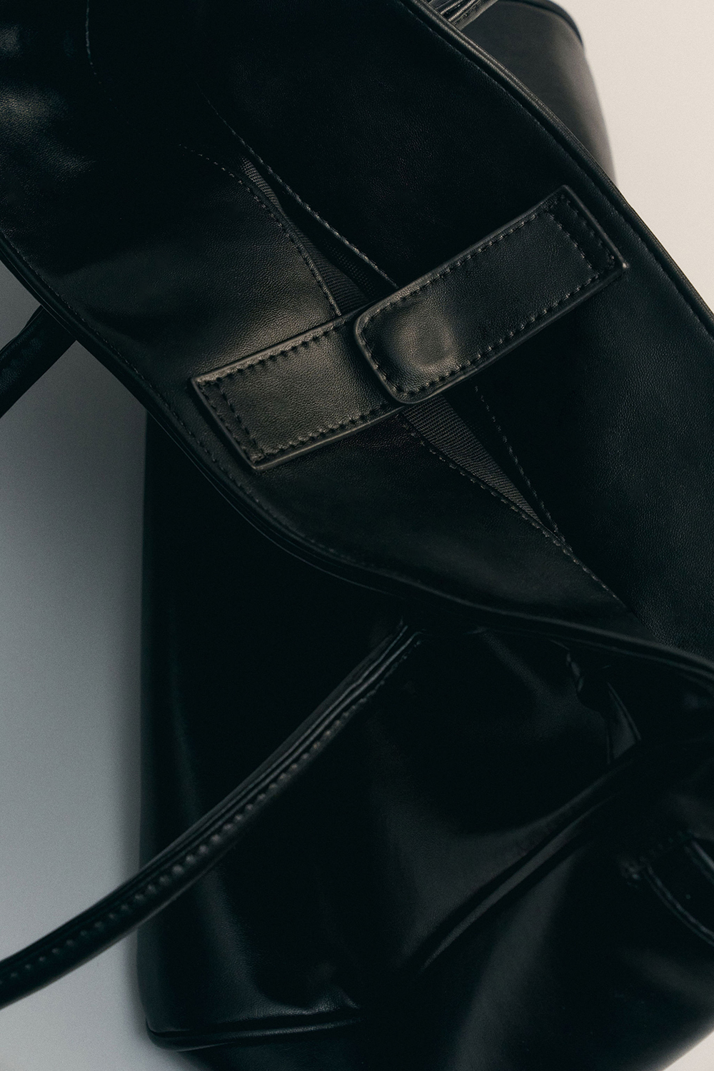 СУМКА ТОТЕ ІЗ РЕМІНЦЕМ