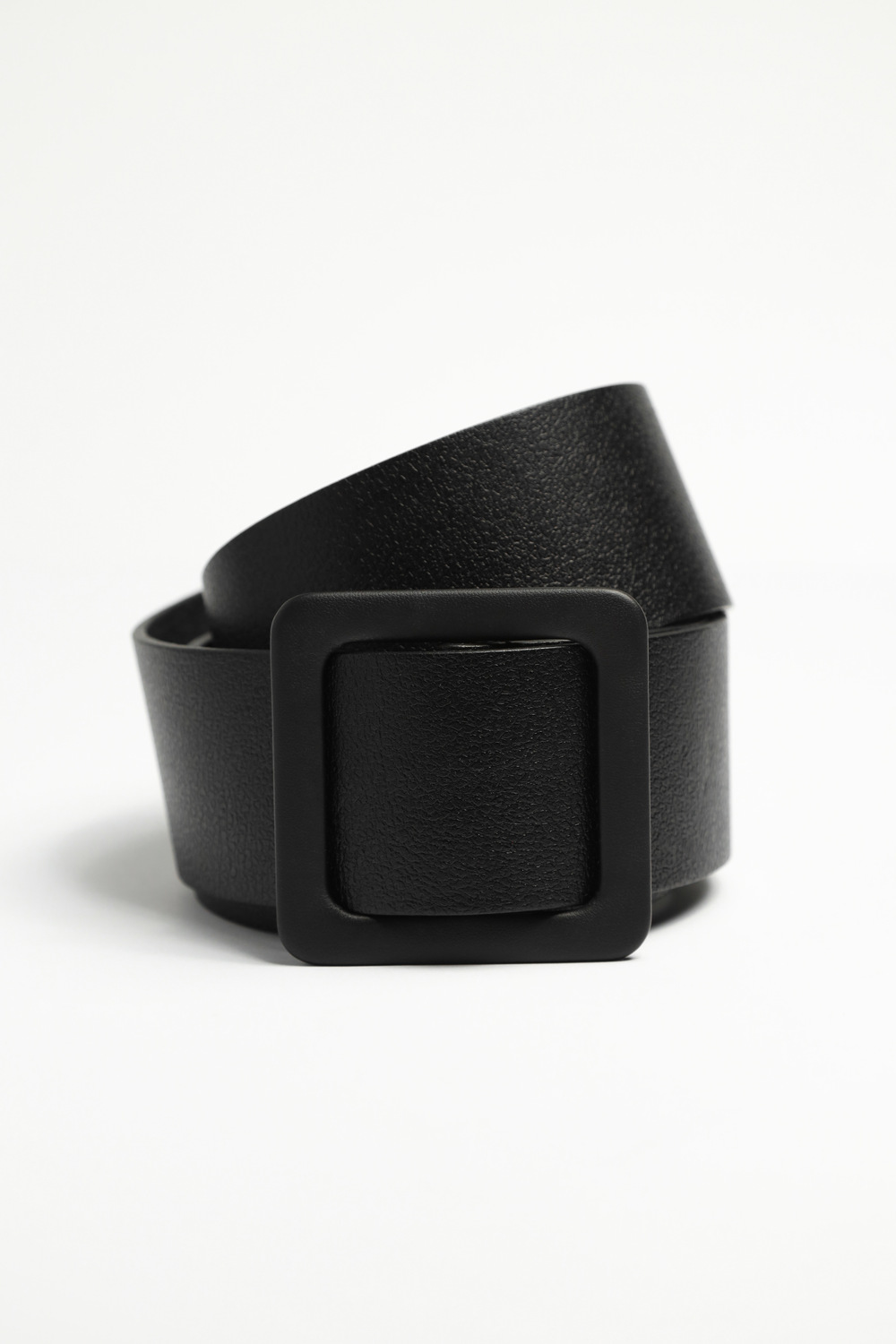 РЕМІНЬ З КВАДРАТНОЮ ПРЯЖКОЮ