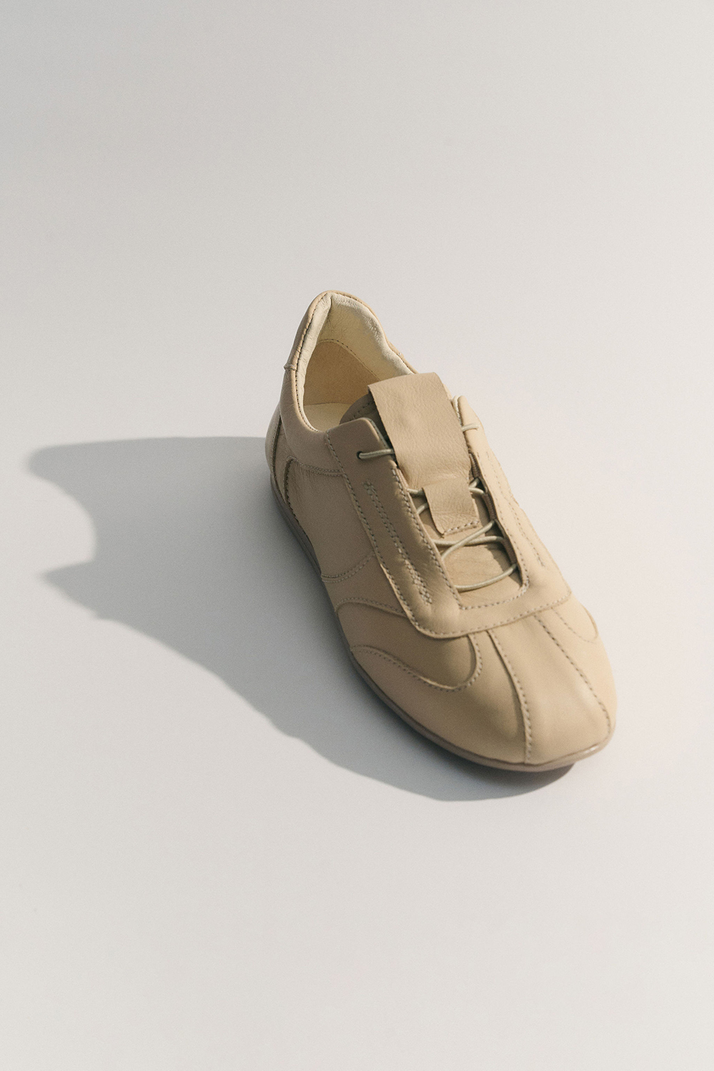 КРОСІВКИ ШКІРЯНІ НА ТОНКІЙ ПІДОШВІ