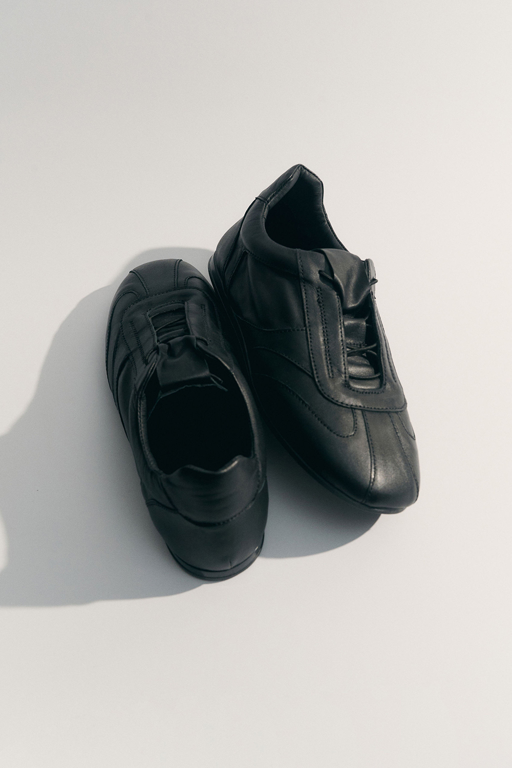 КРОСІВКИ ШКІРЯНІ НА ТОНКІЙ ПІДОШВІ