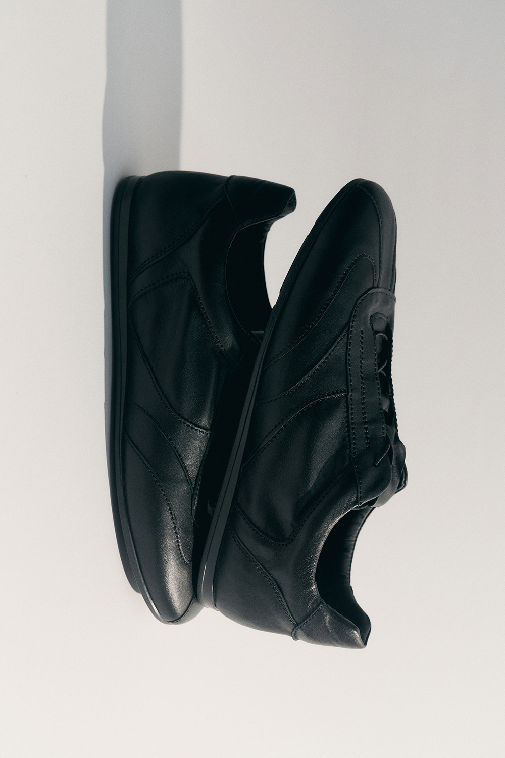 КРОСІВКИ ШКІРЯНІ НА ТОНКІЙ ПІДОШВІ