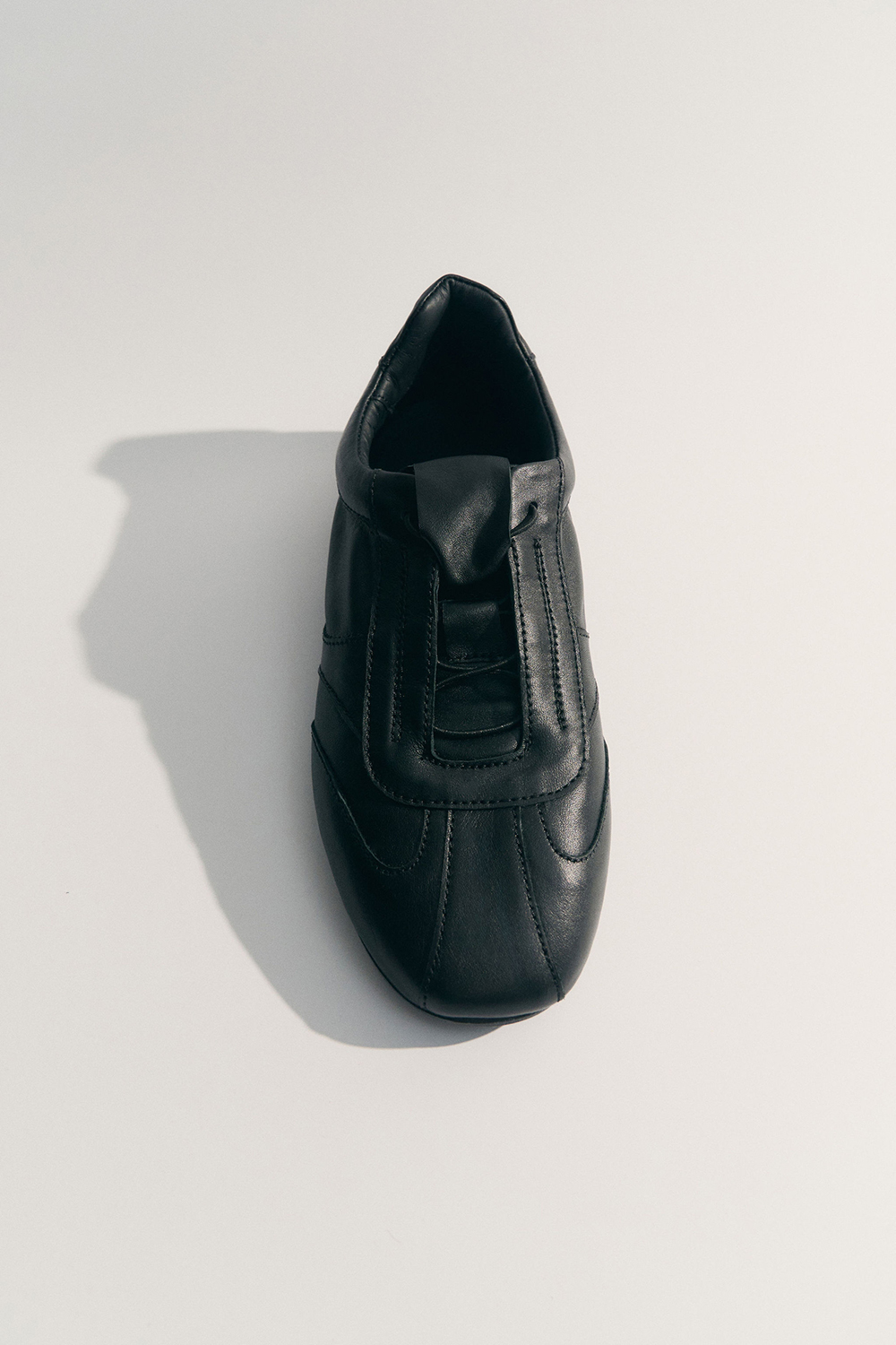 КРОСІВКИ ШКІРЯНІ НА ТОНКІЙ ПІДОШВІ