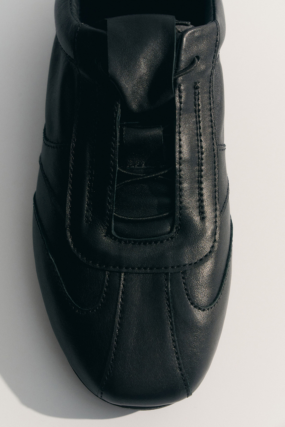 КРОСІВКИ ШКІРЯНІ НА ТОНКІЙ ПІДОШВІ