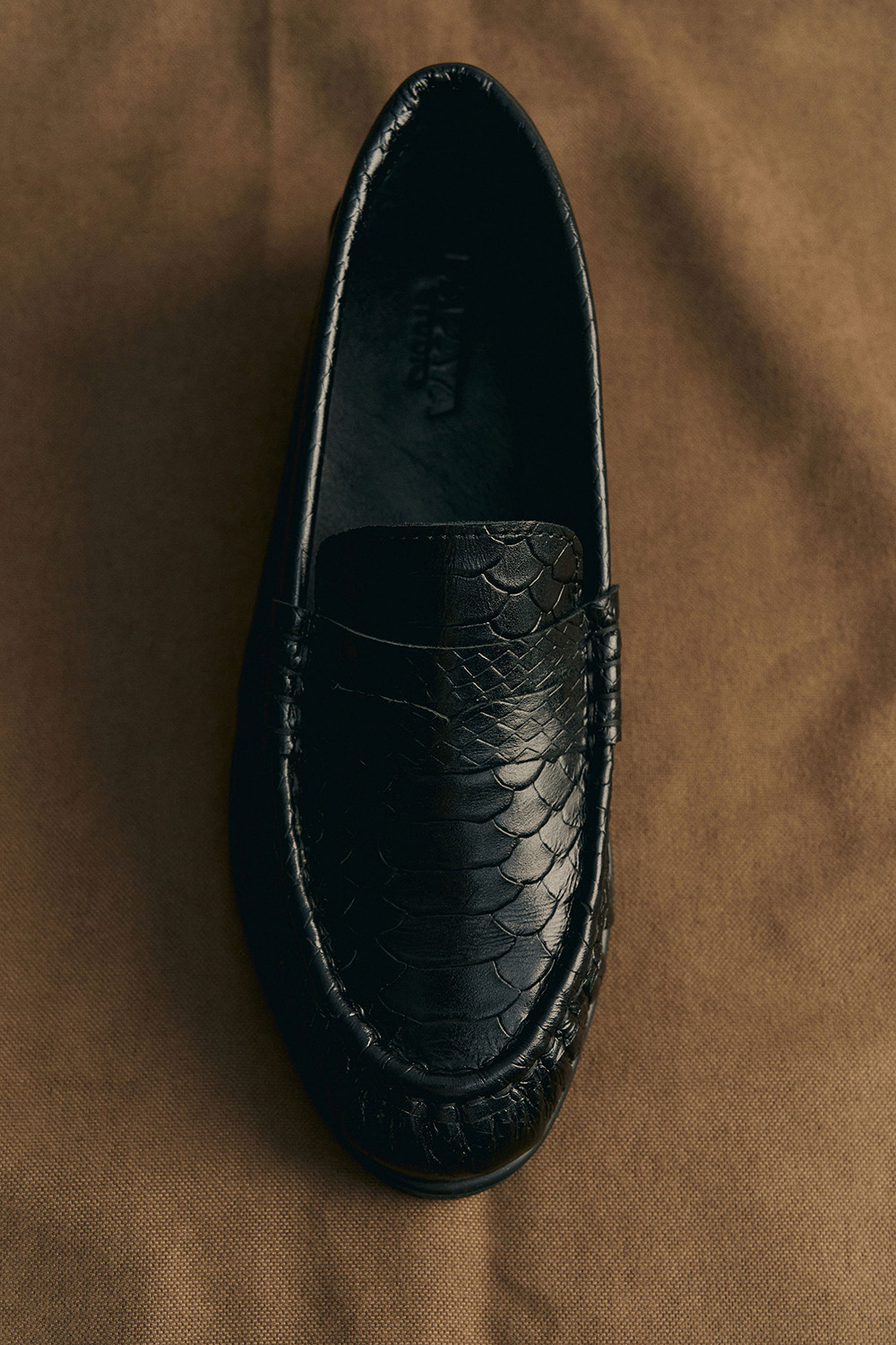 ЛОФЕРИ З АКЦЕНТНОЮ ЗБІРКОЮ