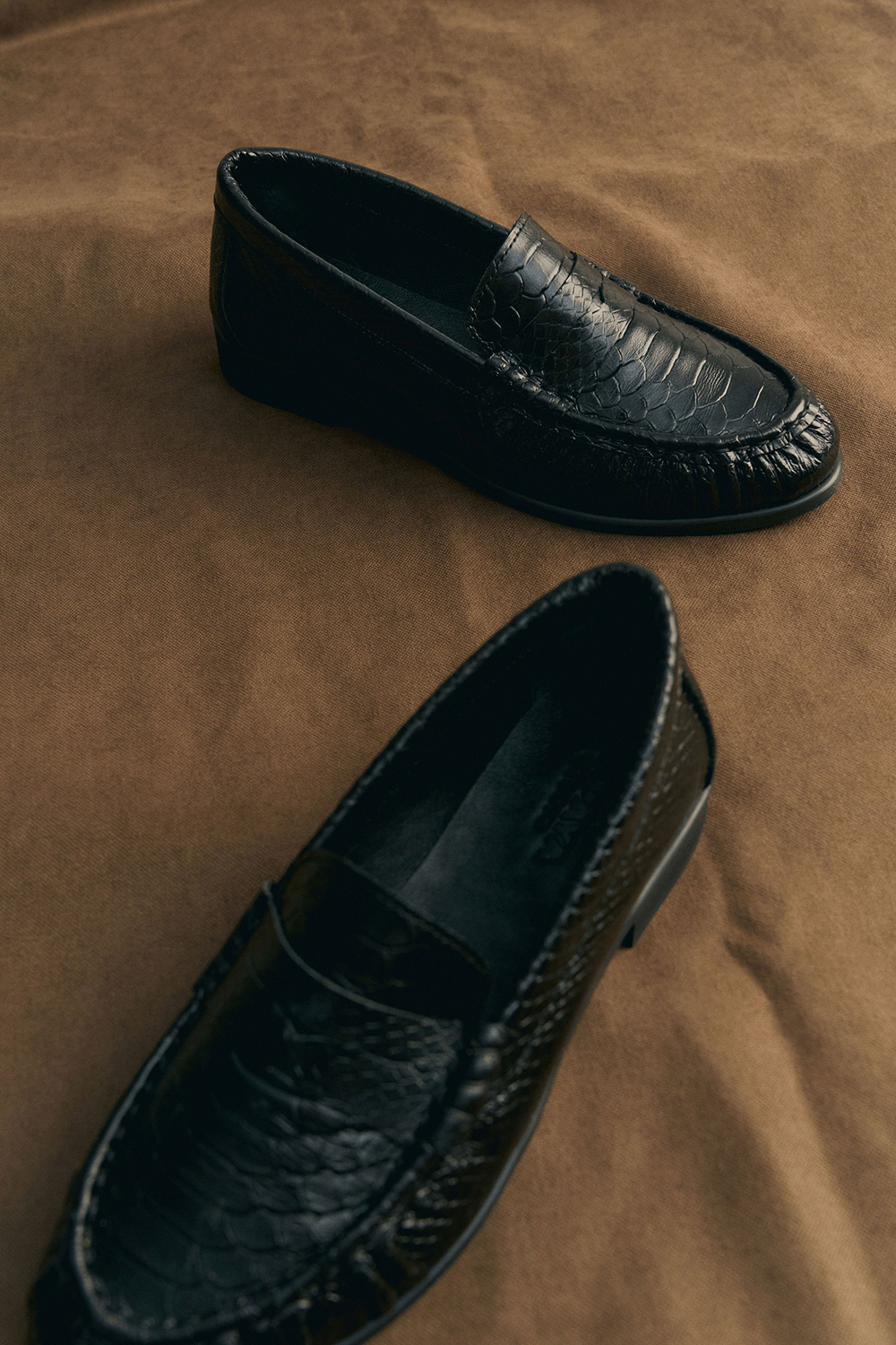 ЛОФЕРИ З АКЦЕНТНОЮ ЗБІРКОЮ