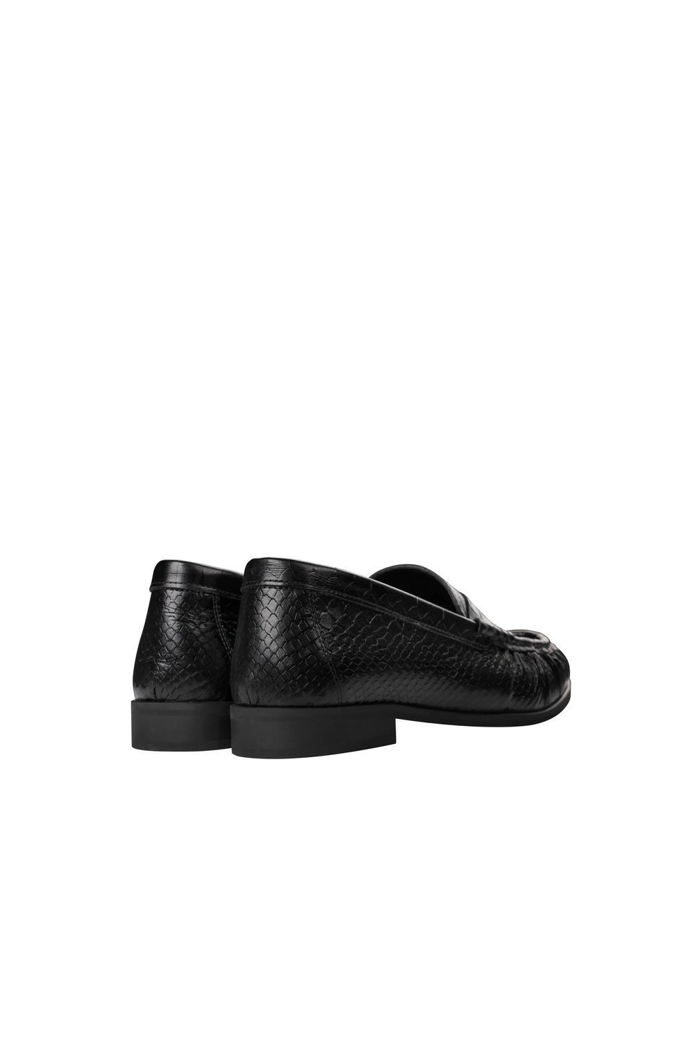 ЛОФЕРИ З АКЦЕНТНОЮ ЗБІРКОЮ