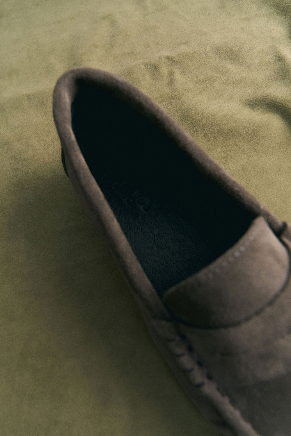 ЛОФЕРИ З АКЦЕНТНОЮ ЗБІРКОЮ