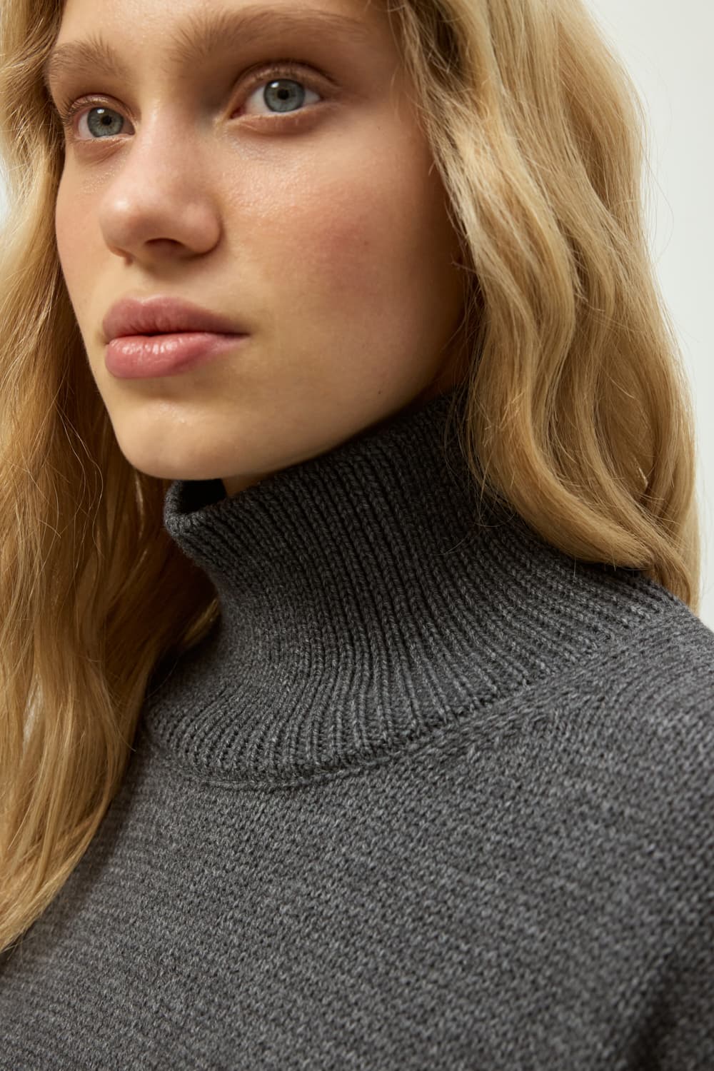 СВЕТР З ДОДАВАННЯМ ВОВНИ МЕРИНОСА