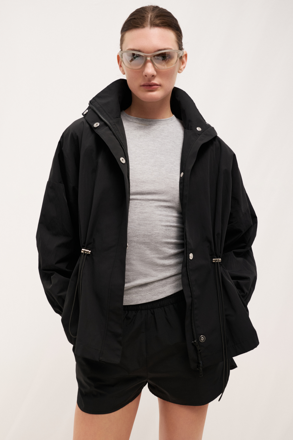 КУРТКА НЕЙЛОНОВА З КАПЮШОНОМ