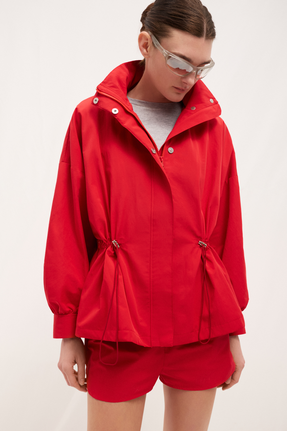 КУРТКА НЕЙЛОНОВА З КАПЮШОНОМ