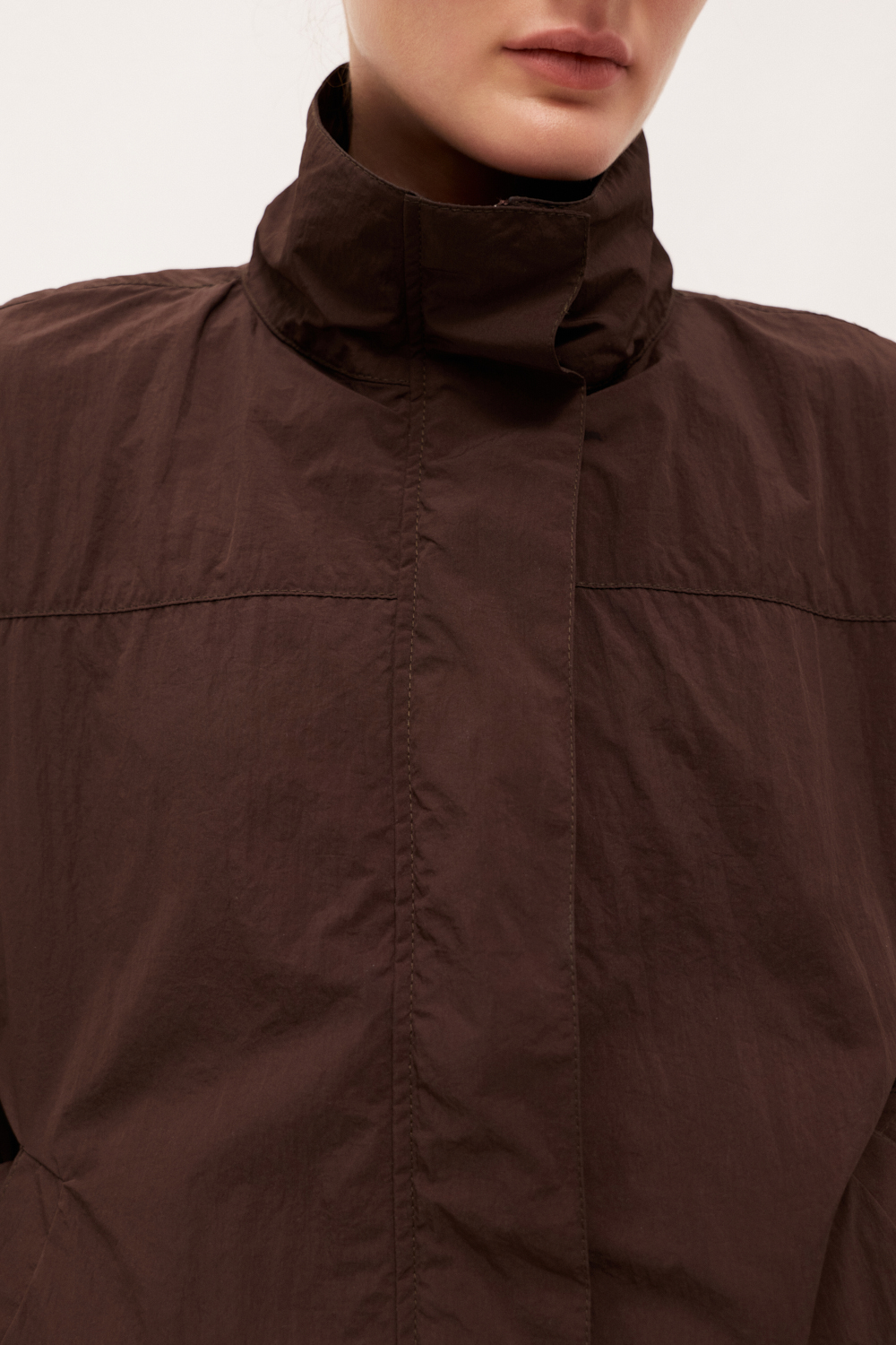 КУРТКА НЕЙЛОНОВА НА БЛИСКАВЦІ