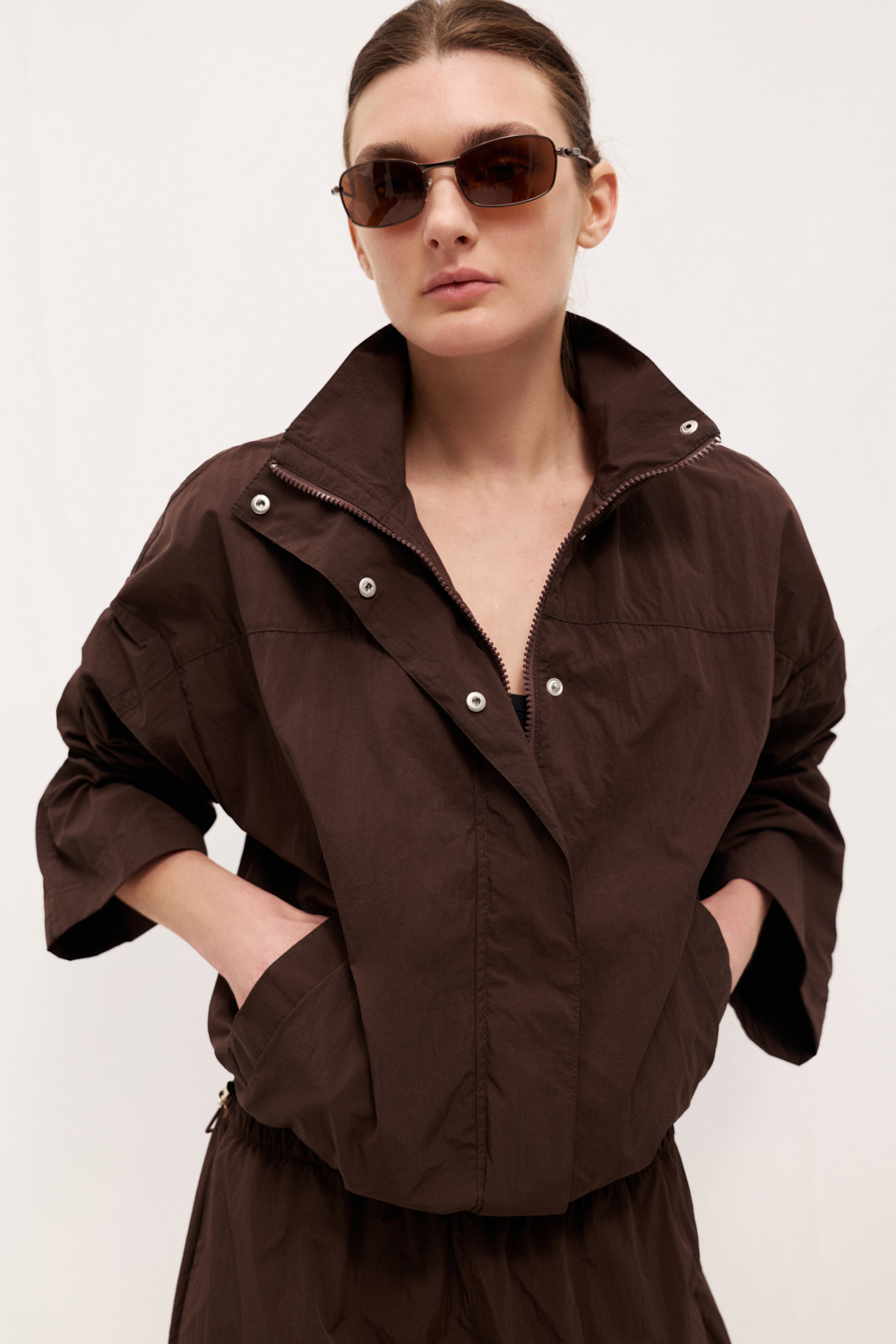 КУРТКА НЕЙЛОНОВА НА БЛИСКАВЦІ