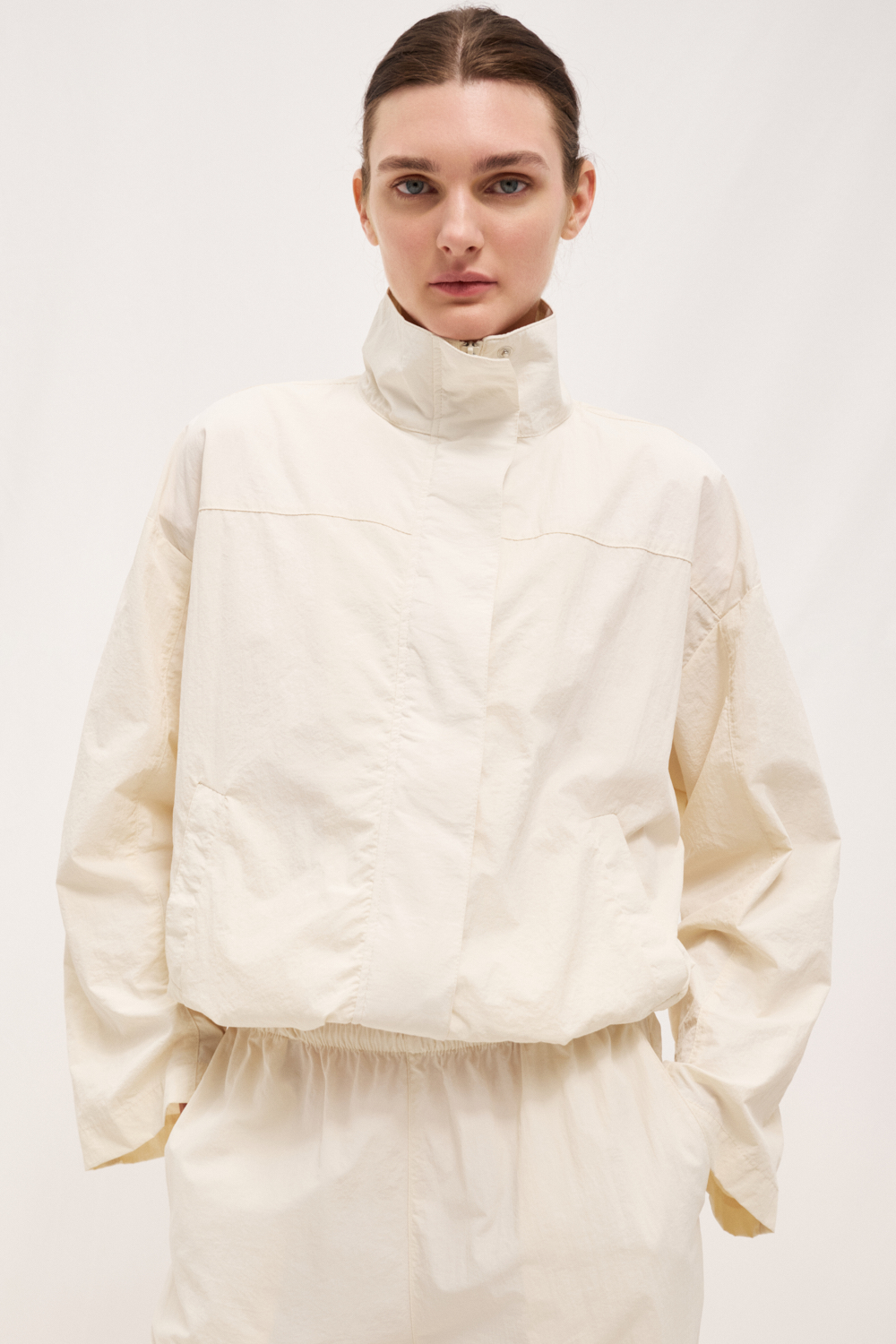 КУРТКА НЕЙЛОНОВА НА БЛИСКАВЦІ