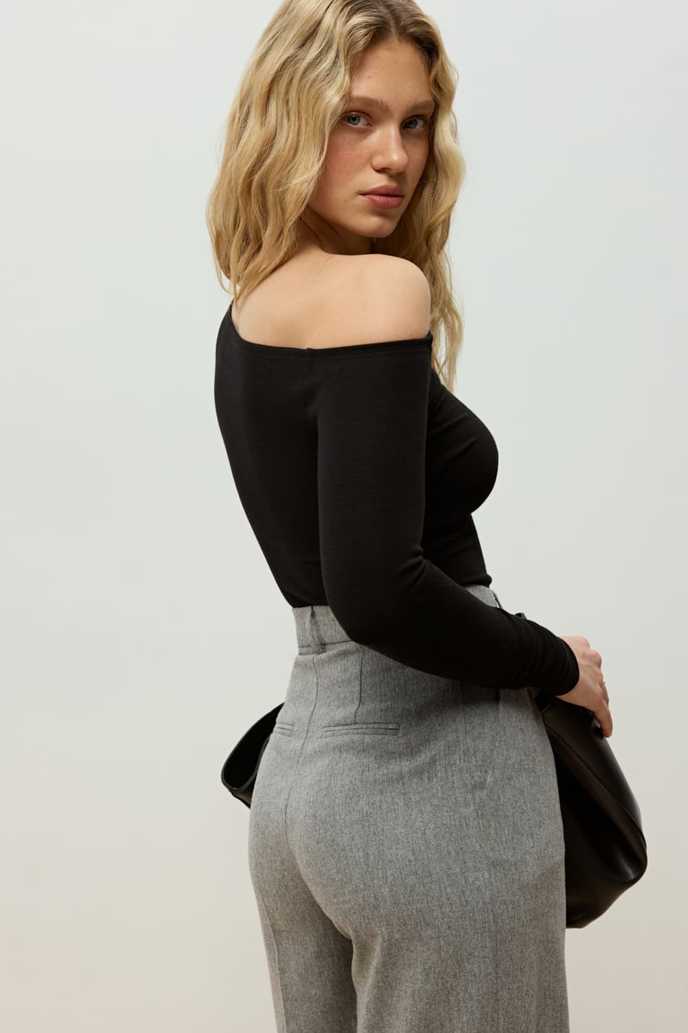 新品　試着のみ　 Mother OFF SHOULDER TOP 黒 Long Sleeve Off Shoulder Tops | Windsor