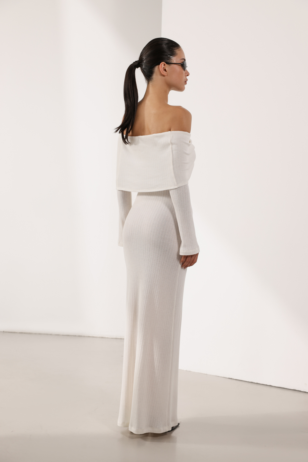 СУКНЯ МАКСІ З ВІДКРИТИМИ ПЛЕЧИМА