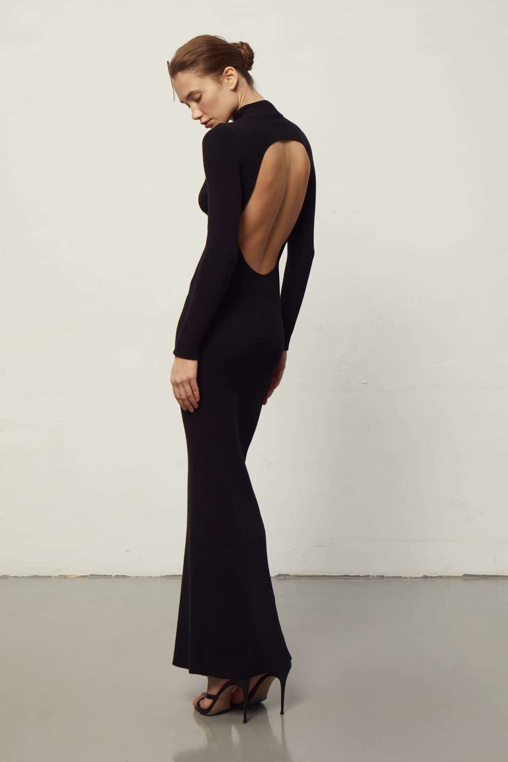 СУКНЯ МАКСІ З ВІДКРИТОЮ СПИНОЮ