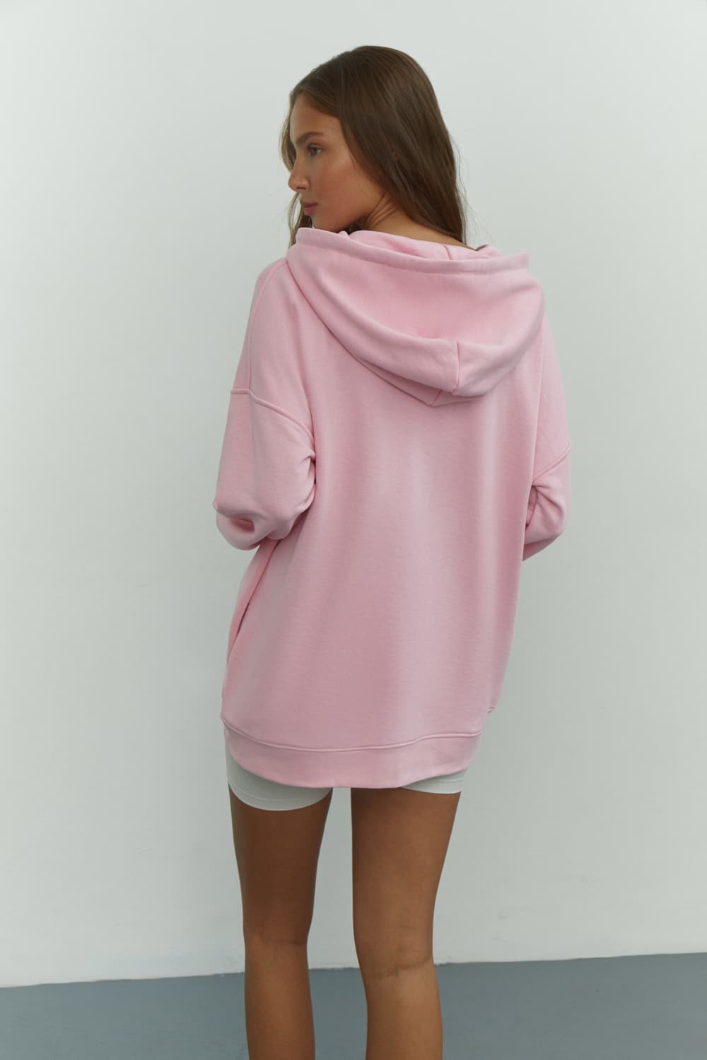 ХУДІ ОВЕРСАЙЗ НА БЛИСКАВЦІ