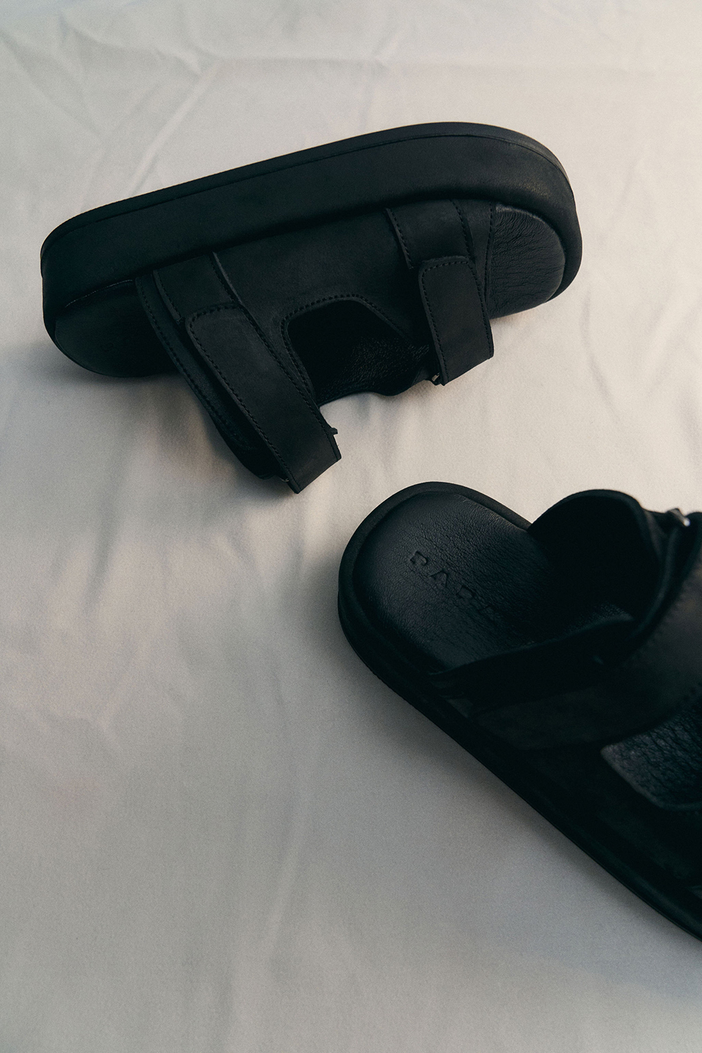 САНДАЛІ НА ПЛАТФОРМІ