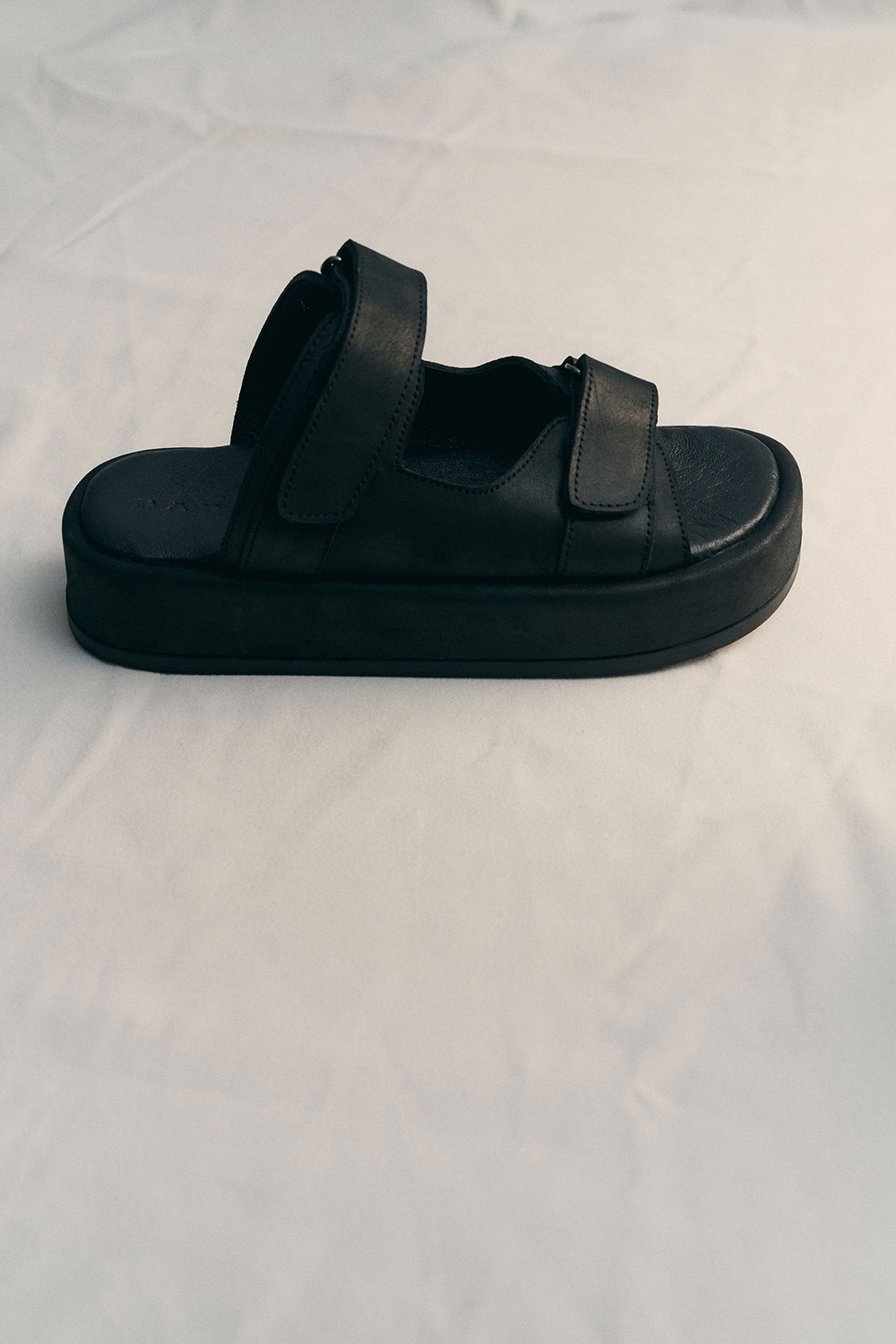 САНДАЛІ НА ПЛАТФОРМІ