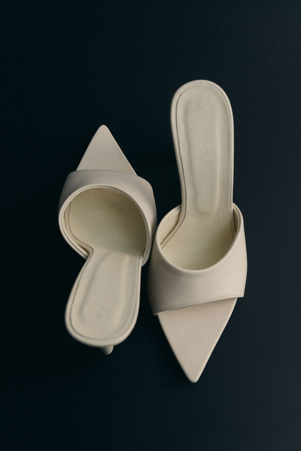 МЮЛІ НА ВИСОКИХ ПІДБОРАХ