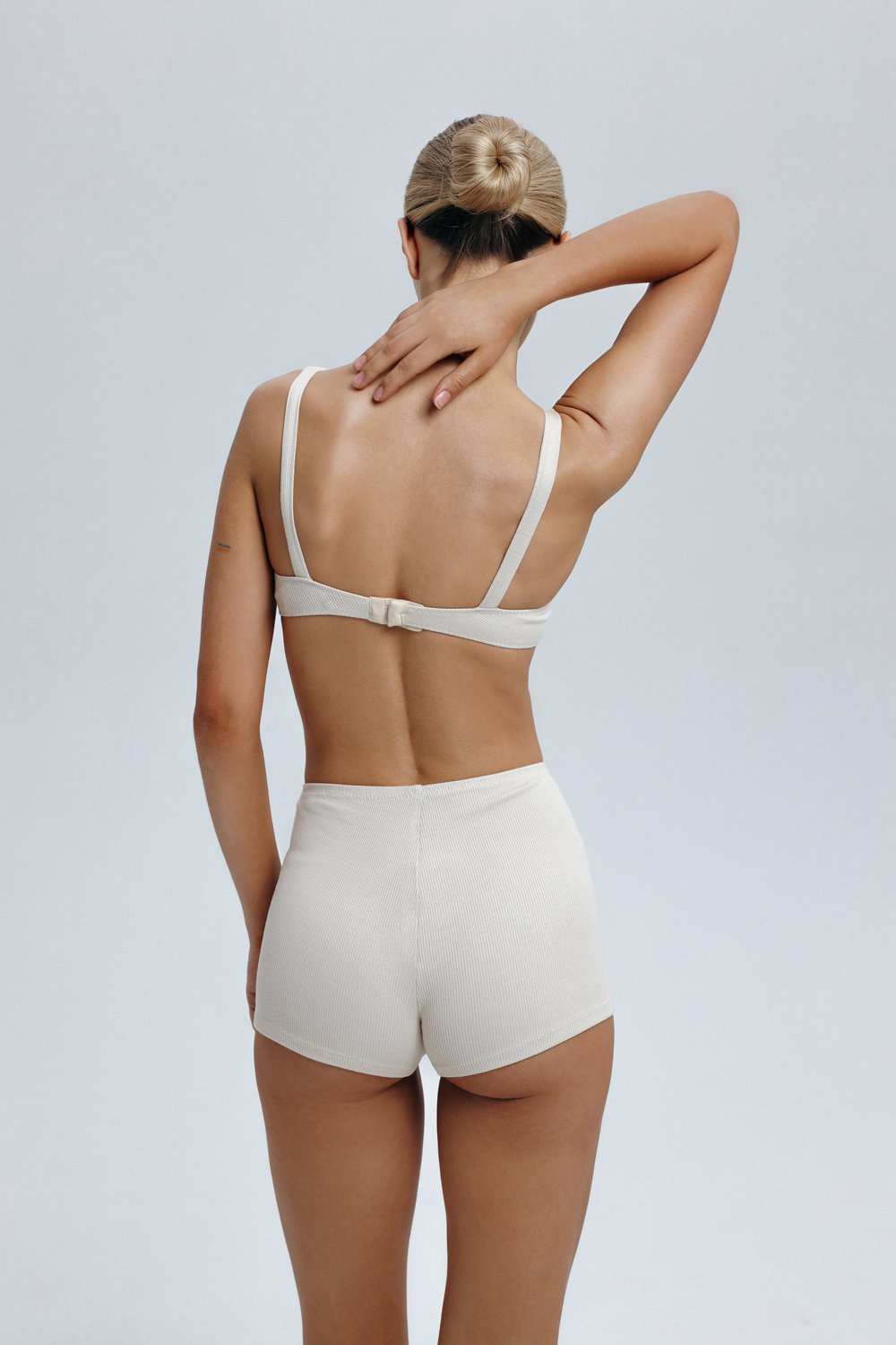 КОМПЛЕКТ ІЗ БРА ТА ШОРТІВ