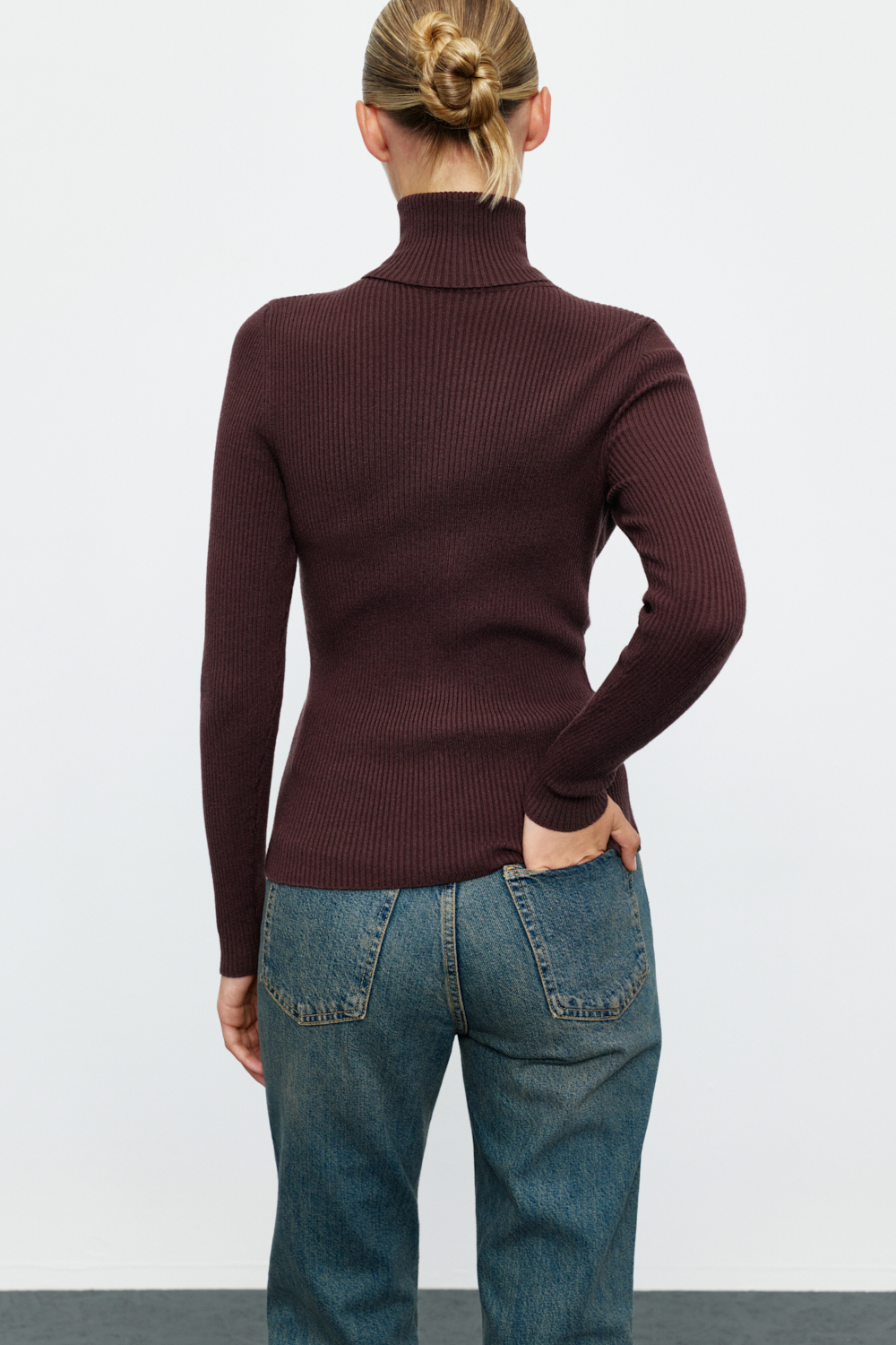 ДЖЕМПЕР З ВИСОКОЮ ГОРЛОВИНОЮ