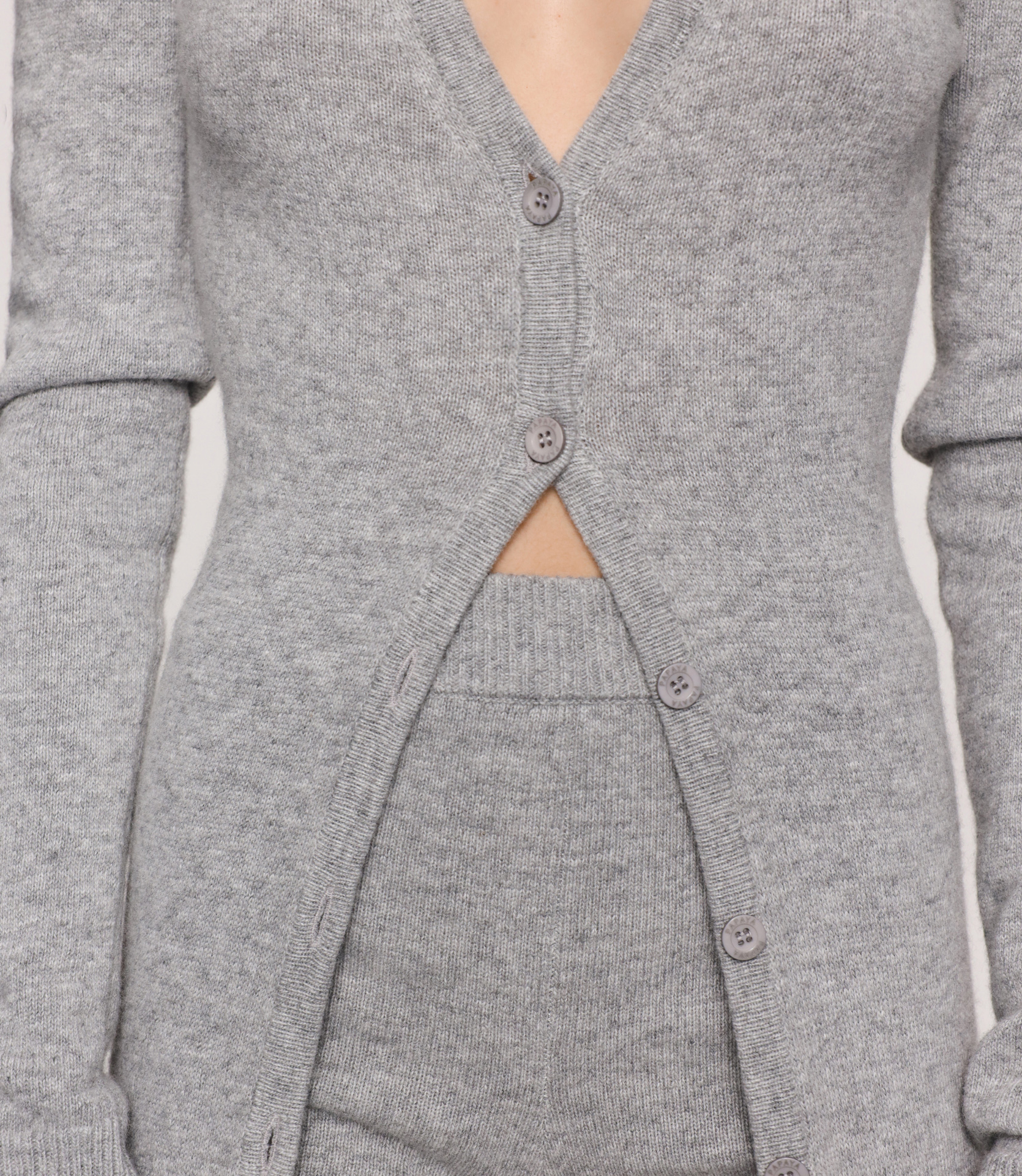 КАРДИГАН МАКСІ НА ҐУДЗИКАХ