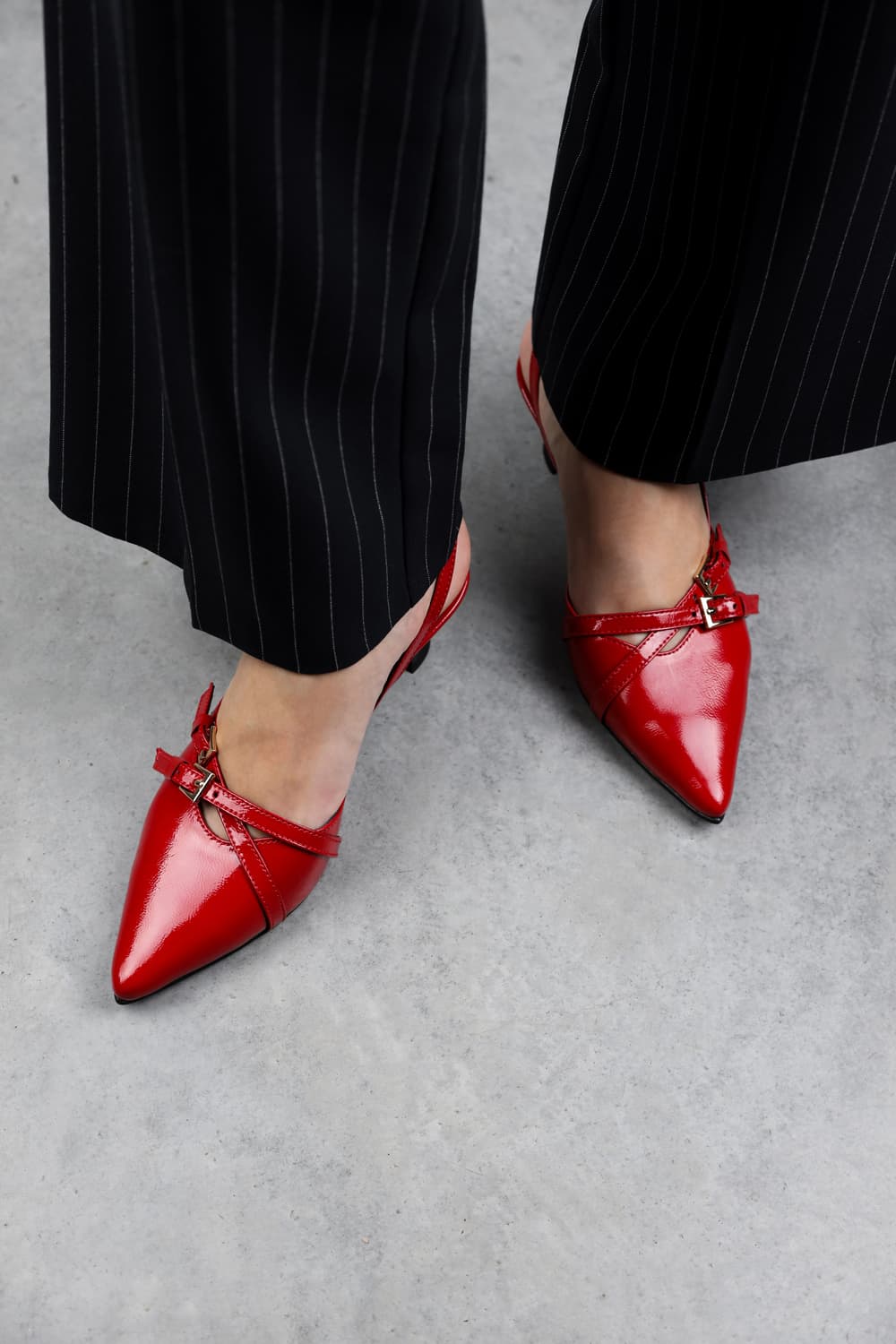 СЛІНГБЕКИ З РЕМІНЦЯМИ