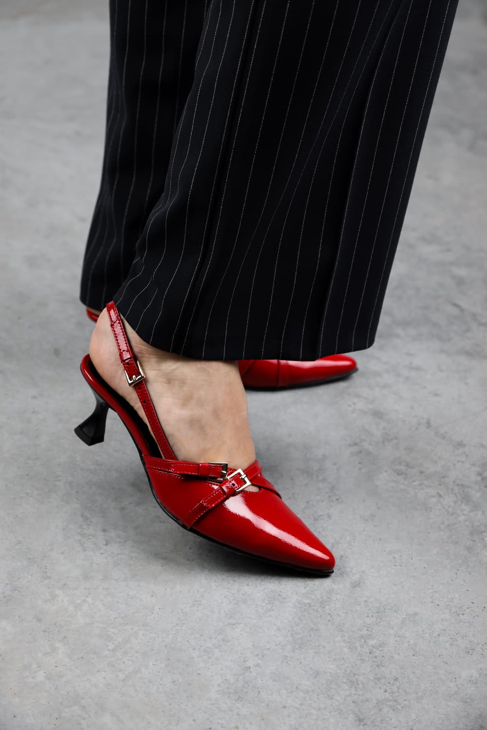 СЛІНГБЕКИ З РЕМІНЦЯМИ