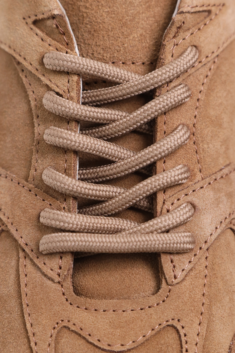 КРОСІВКИ НА ТОНКІЙ ПІДОШВІ