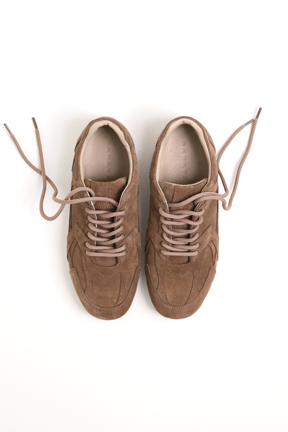 КРОСІВКИ НА ТОНКІЙ ПІДОШВІ