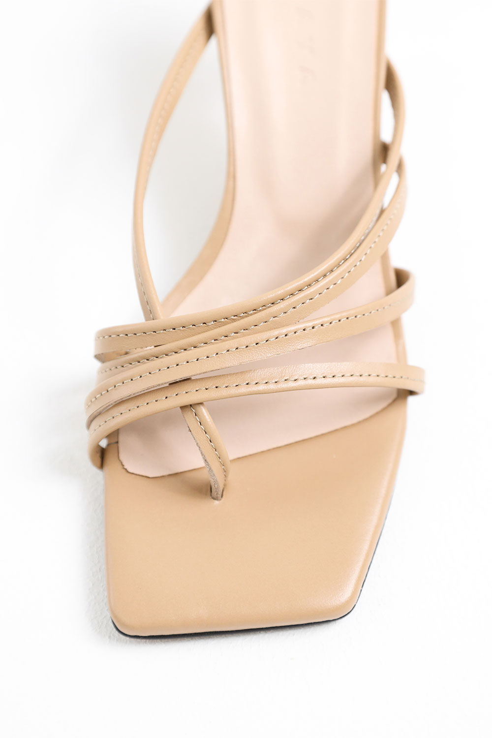 МЮЛІ З ТОНКИМИ РЕМІНЦЯМИ