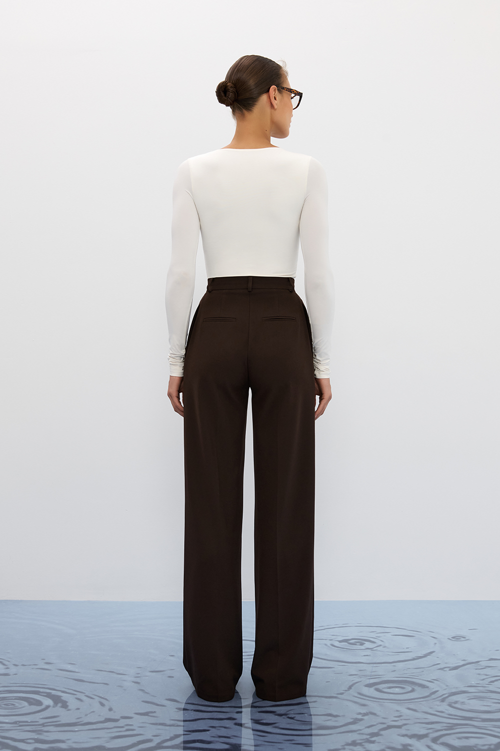 БОДІ З V-ПОДІБНИМ ВИРІЗОМ